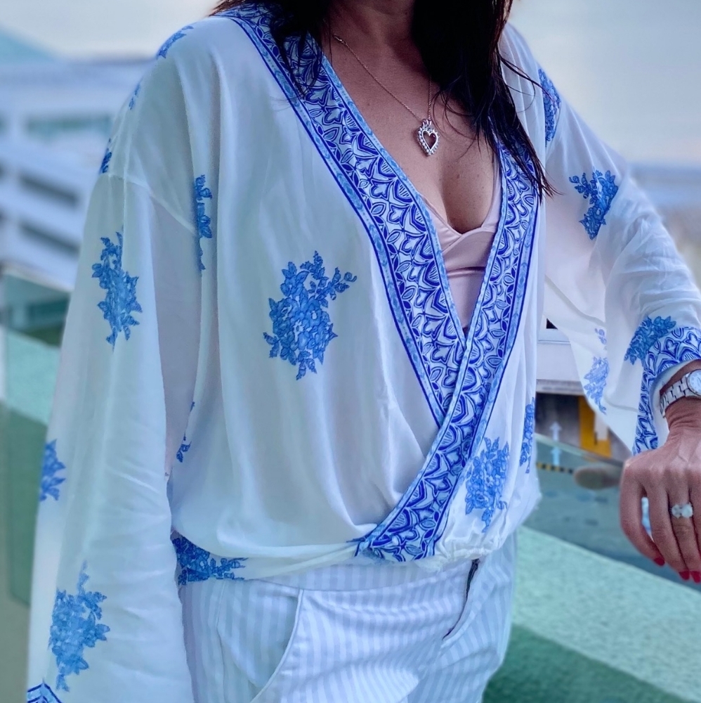Flowy Blouse - Picture 3 of 3